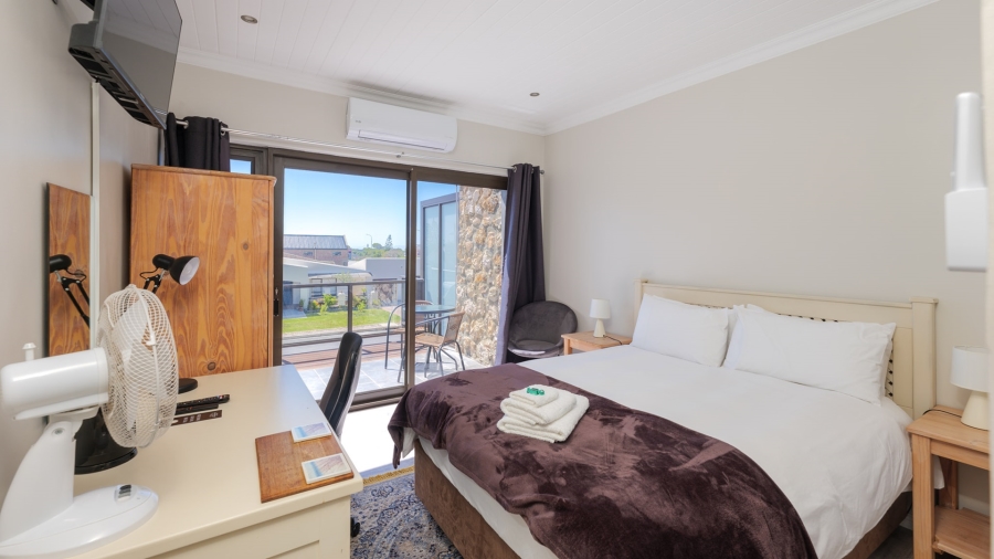 9 Bedroom Property for Sale in Struisbaai Western Cape